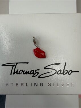 Thomas Sabo red lips charm